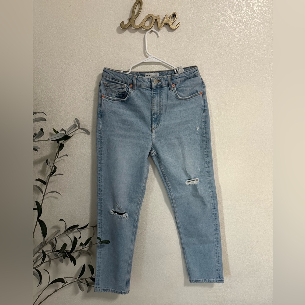 Women’s Zara Ripped Jeans